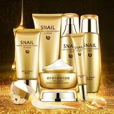 Snail Essence Pretgrumbu un pretnovecošanās ādas kopšanas komplekts